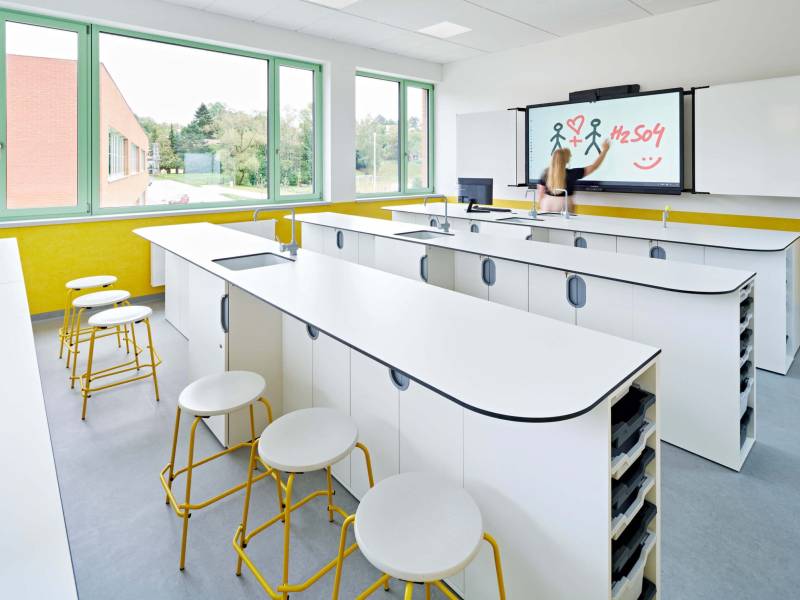 My Dva - Chemieraum in der Grundschule der Brüder Frič in Ondřejov